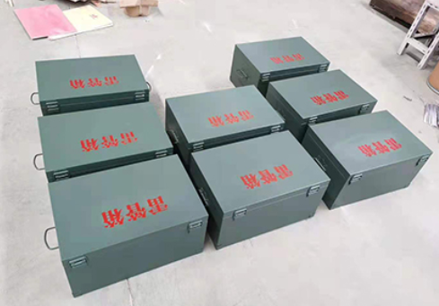 东澳镇炸药箱和雷管箱一般是怎么存放的？