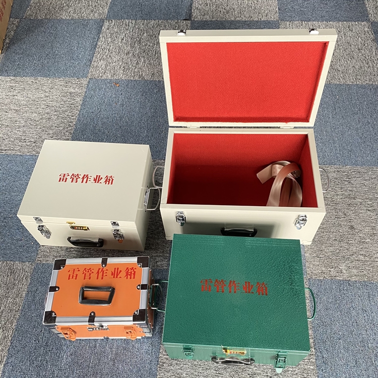 东澳镇爆破工程作业箱如何选择？玻璃钢与传统材质的全面对比